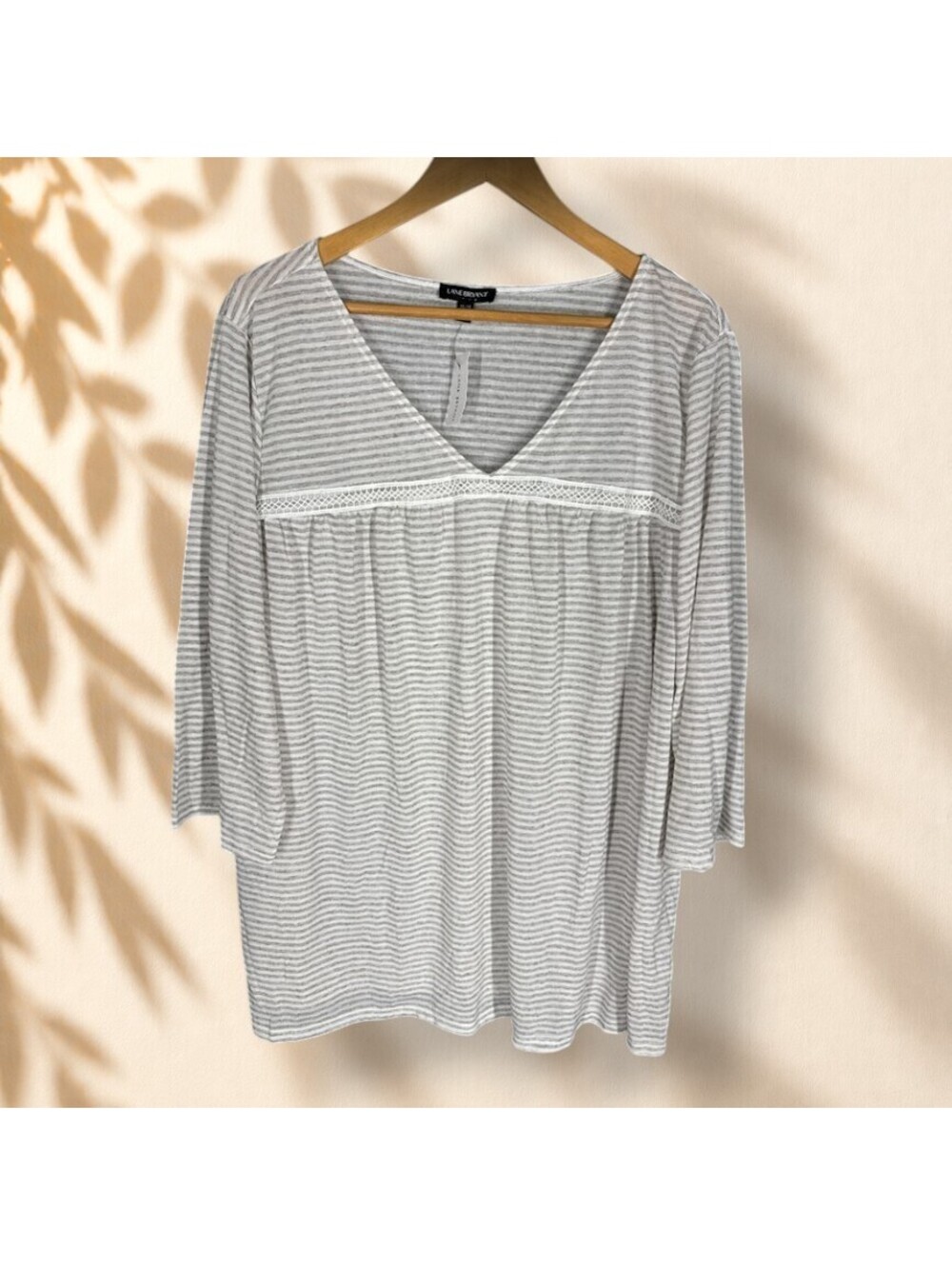New Lane Bryant T-Shirt Women 26/28 Plus Gray Striped V-Neck 3/4 Sleeve Casual